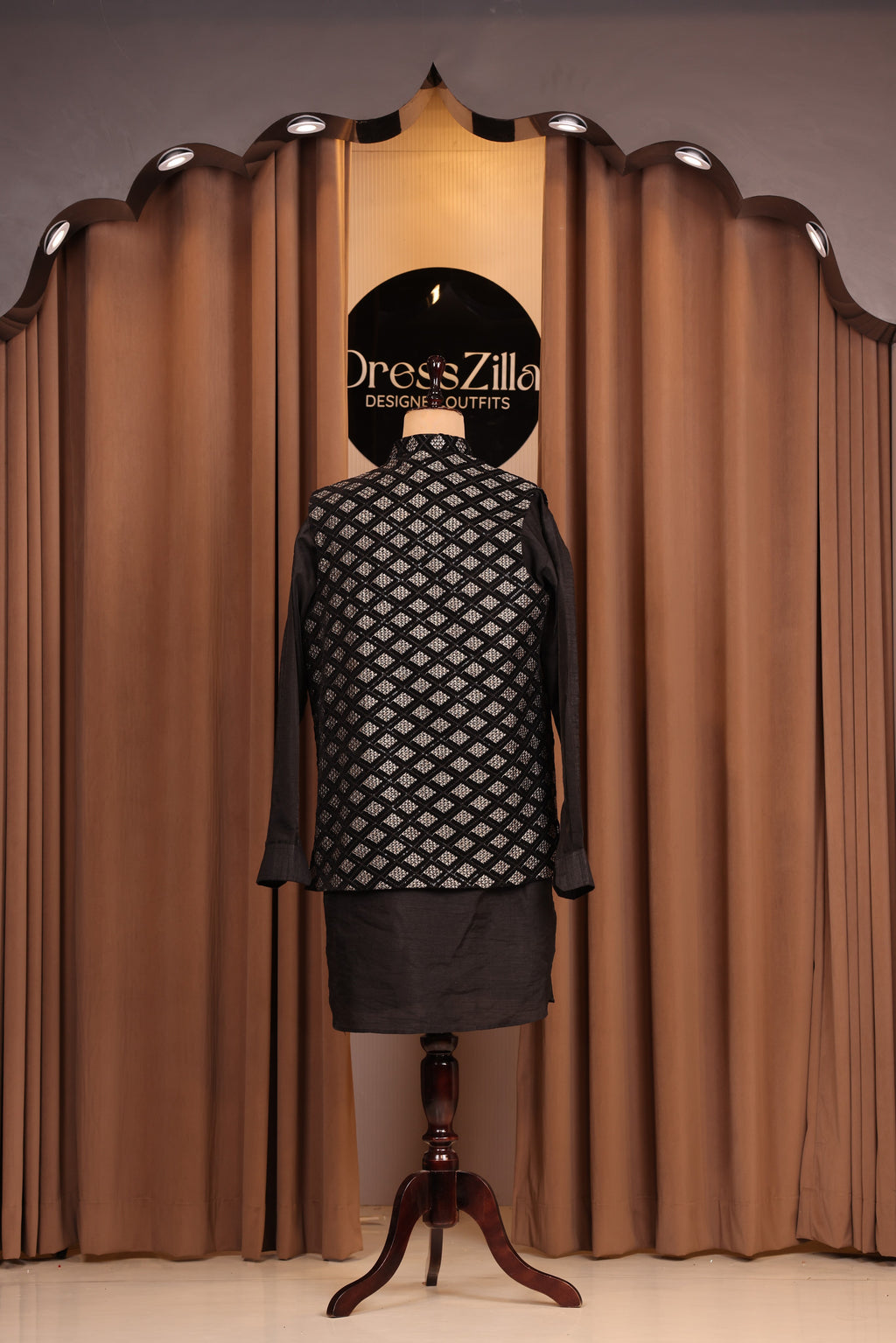 black golden koti set