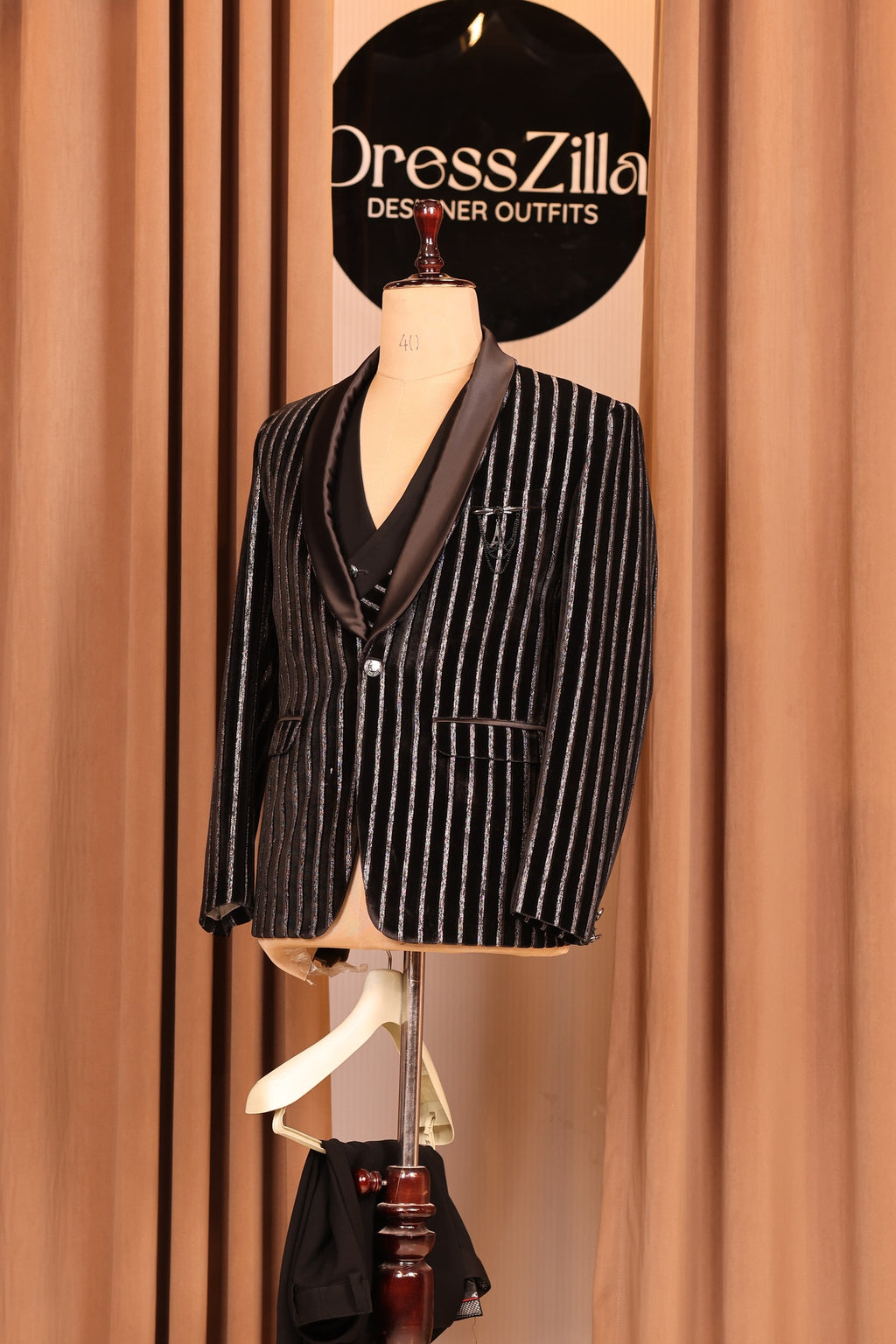 BLACK VELVET TUXEDO
