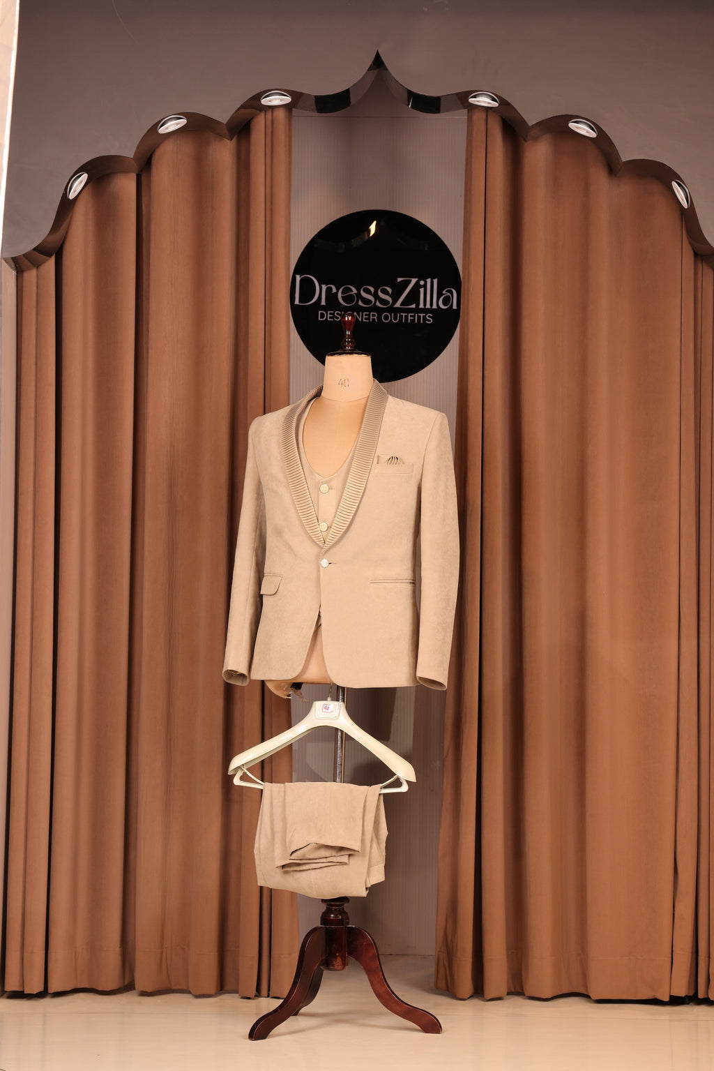 BEIGE VELVET TUXEDO