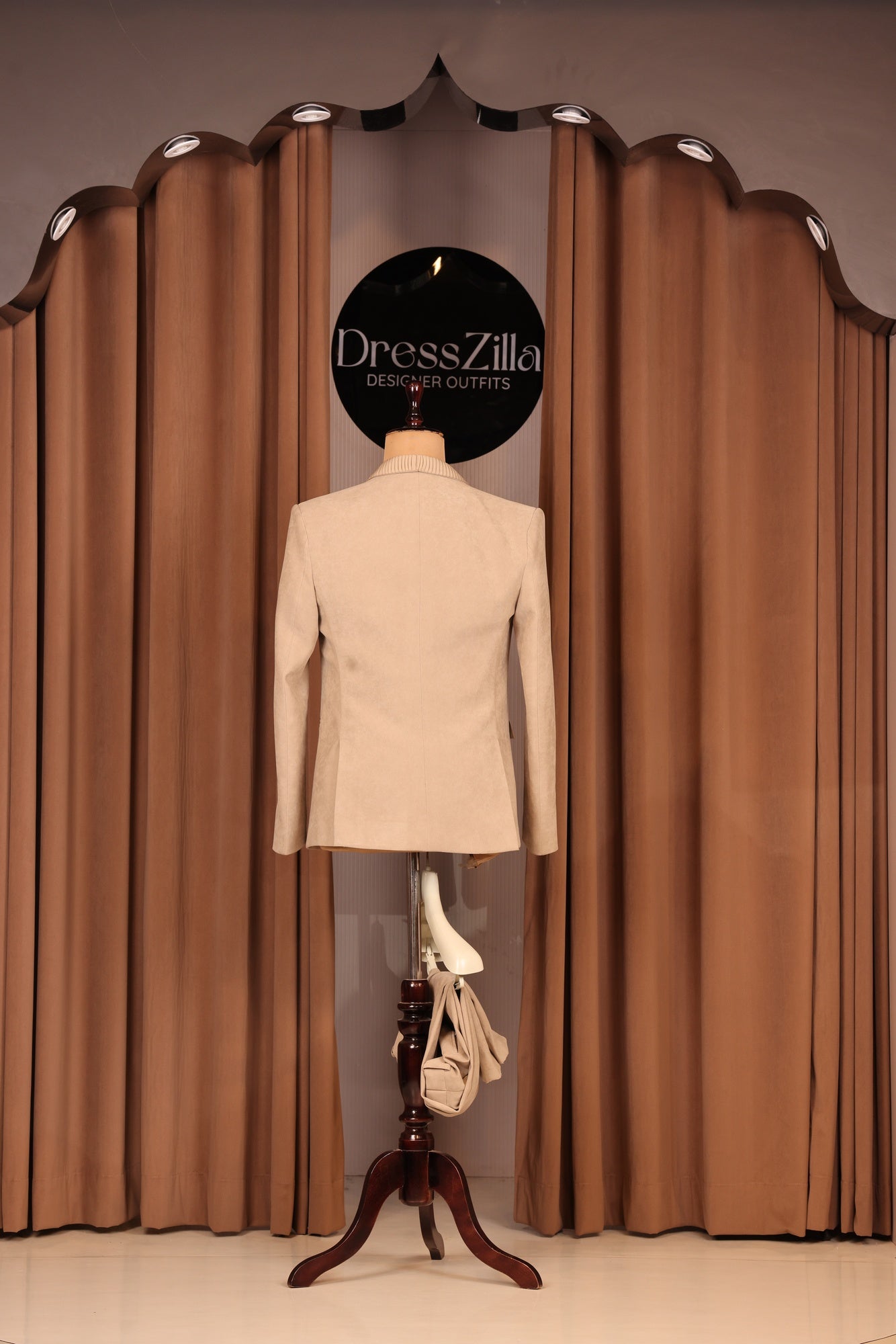 BEIGE VELVET TUXEDO