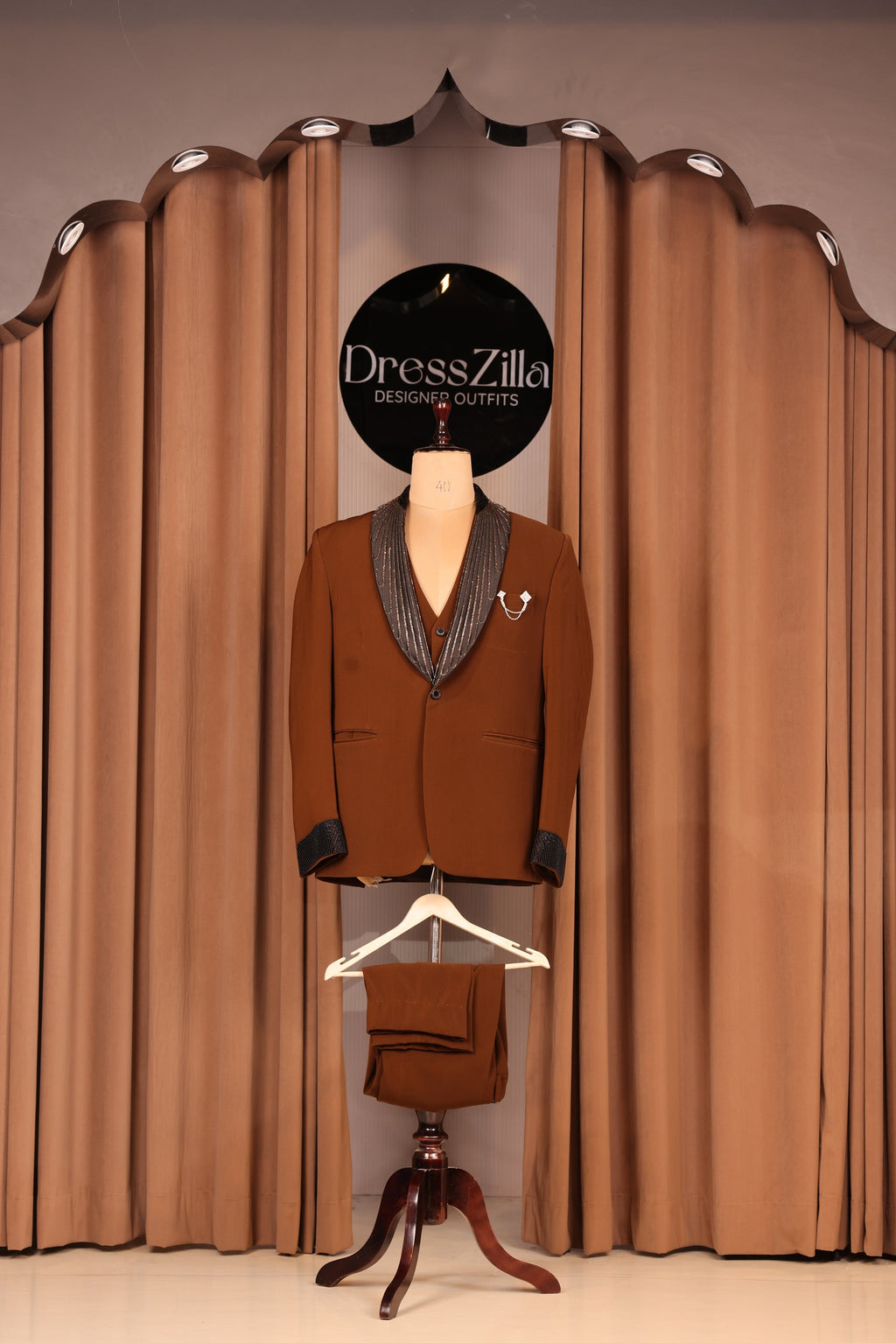 BROWN HANDWORK TUXEDO