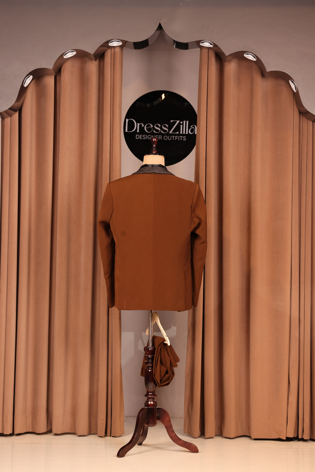 BROWN HANDWORK TUXEDO