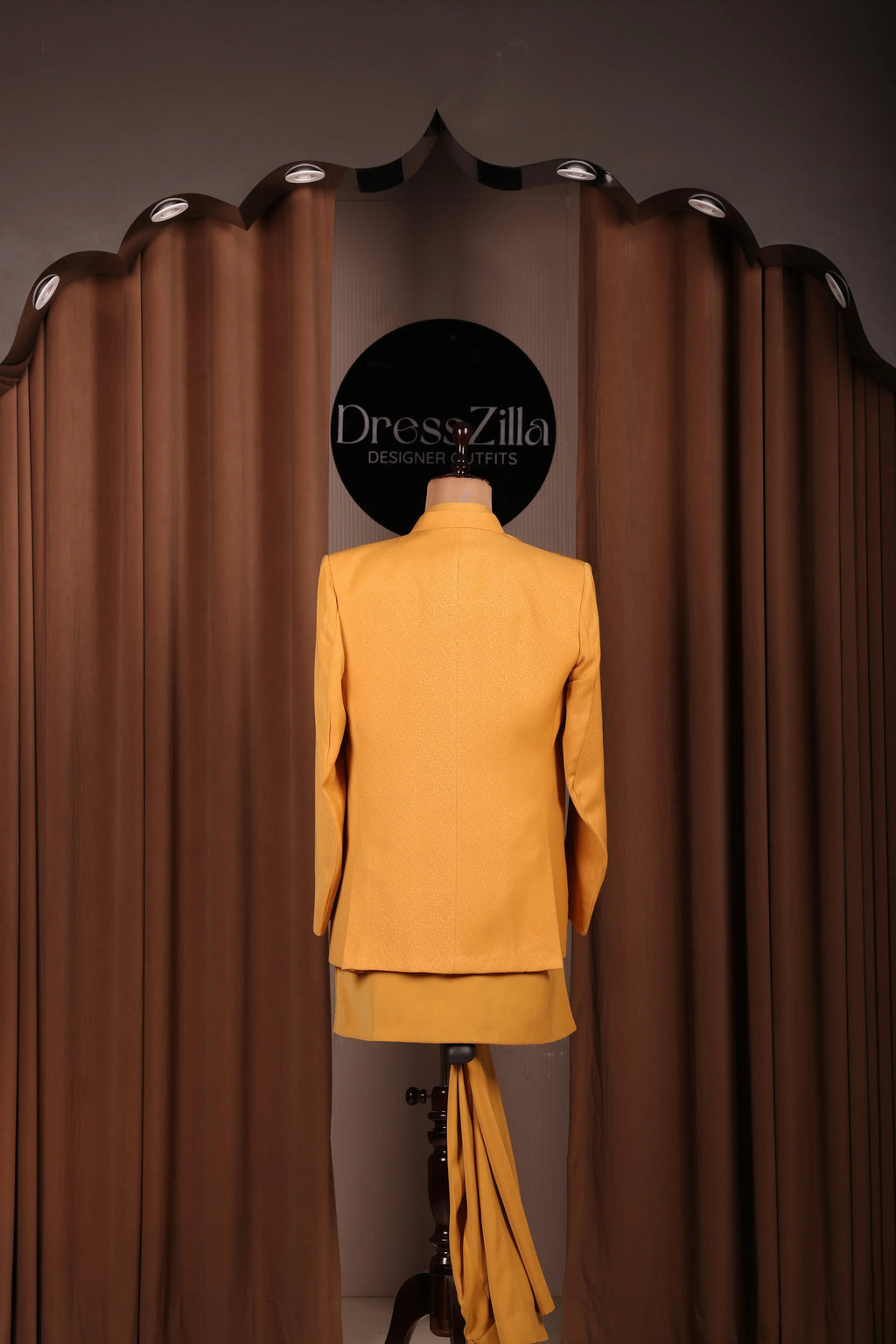 YELLOW ACHKAN