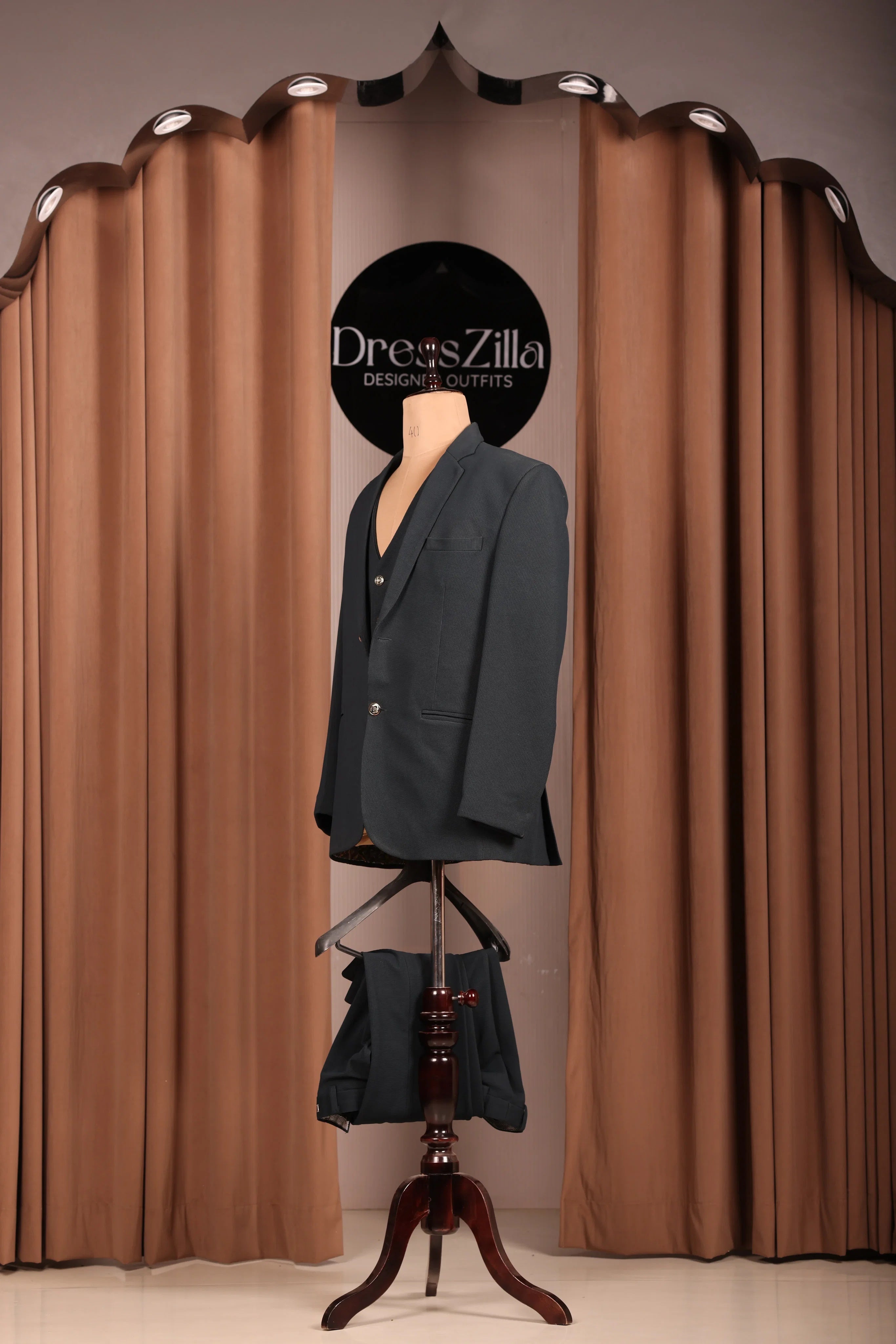 GREEN PLAIN TUXEDO