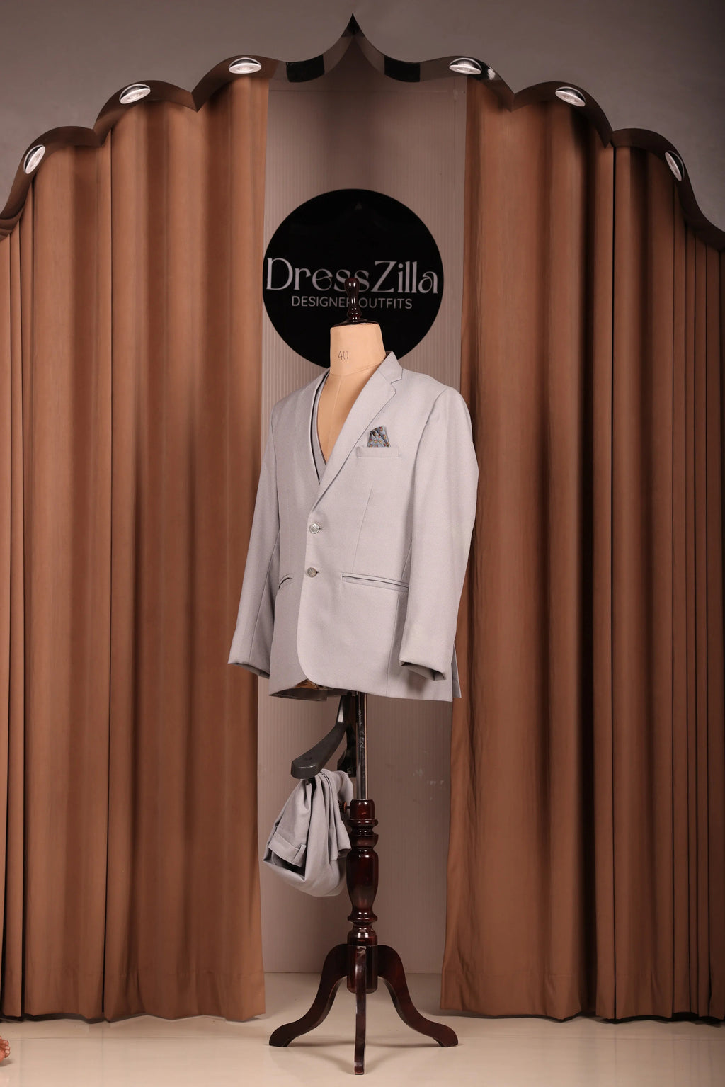 GREY PLAIN TUXEDO