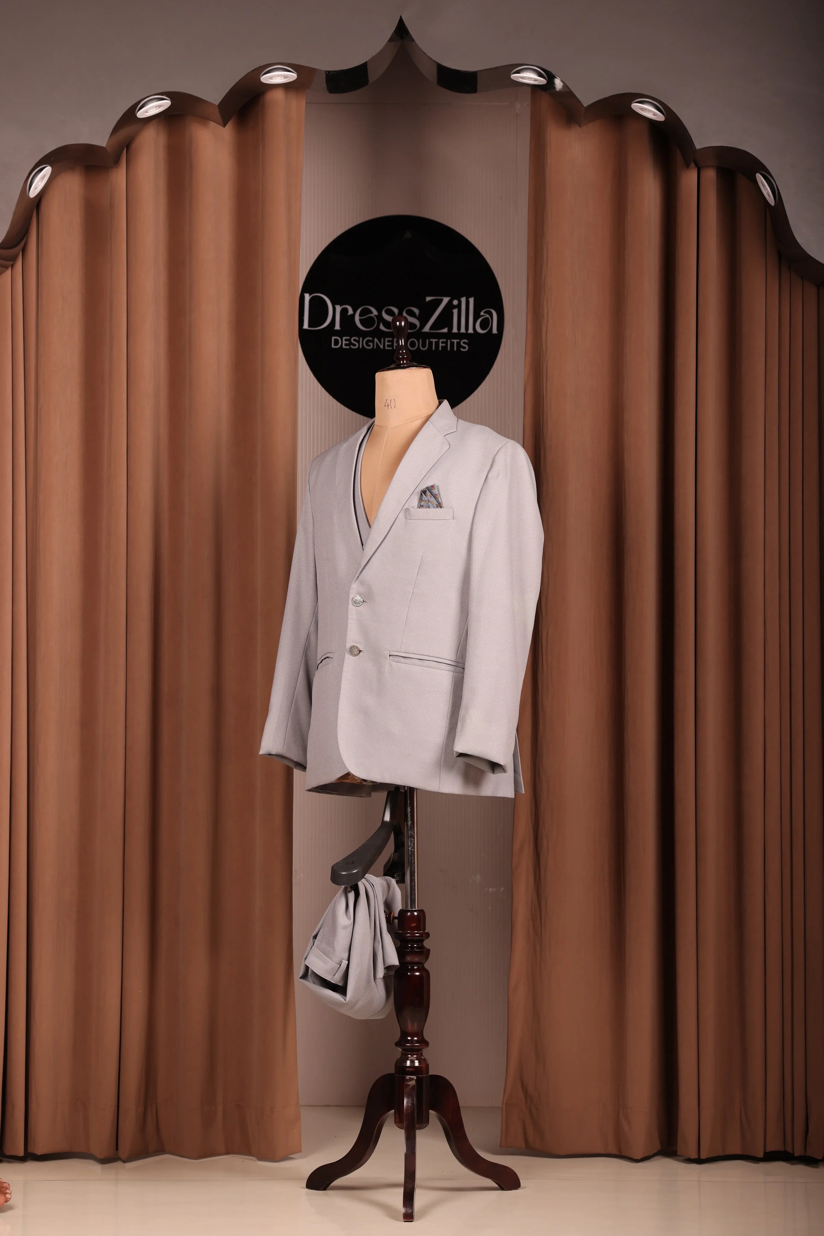 GREY PLAIN TUXEDO