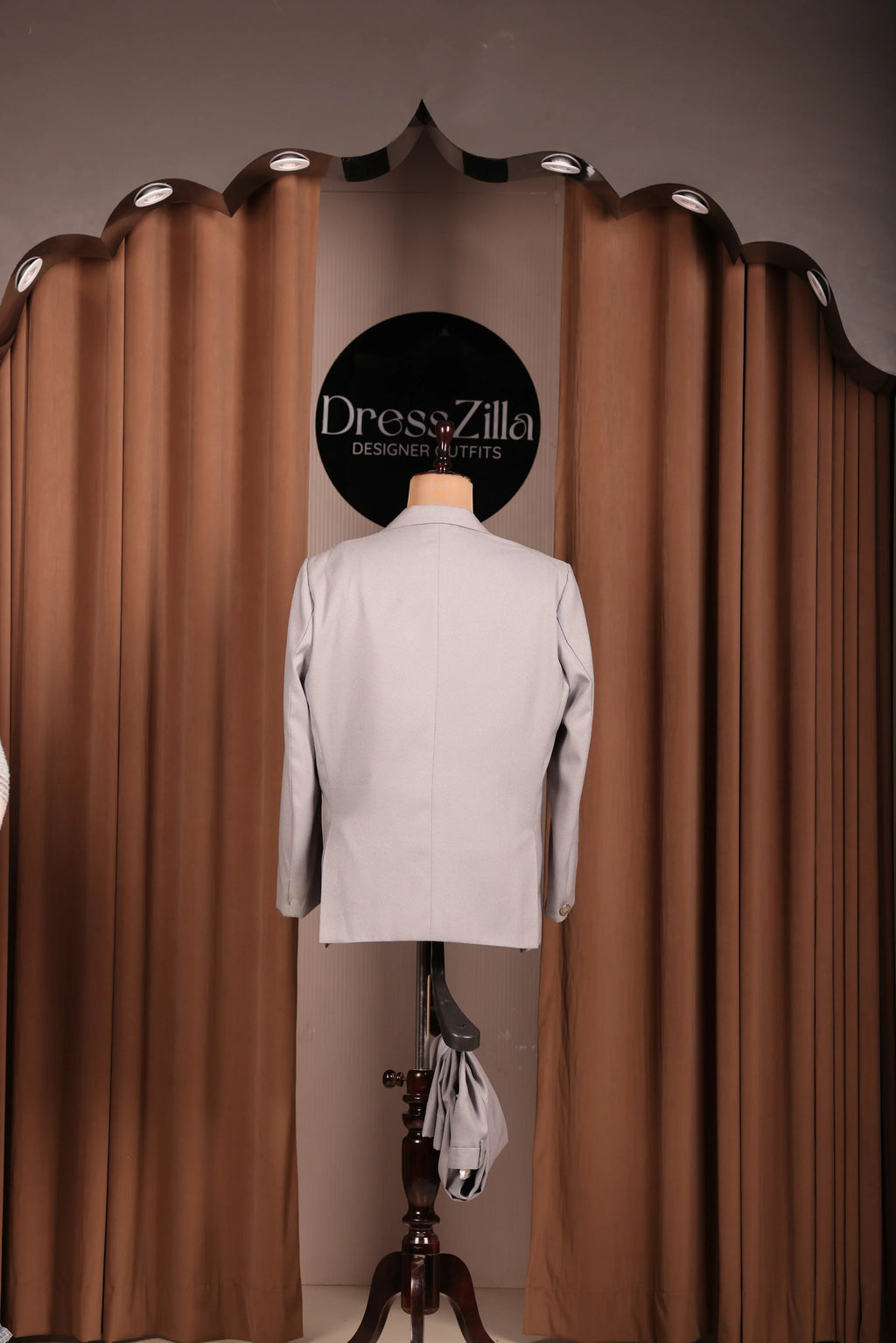 GREY PLAIN TUXEDO