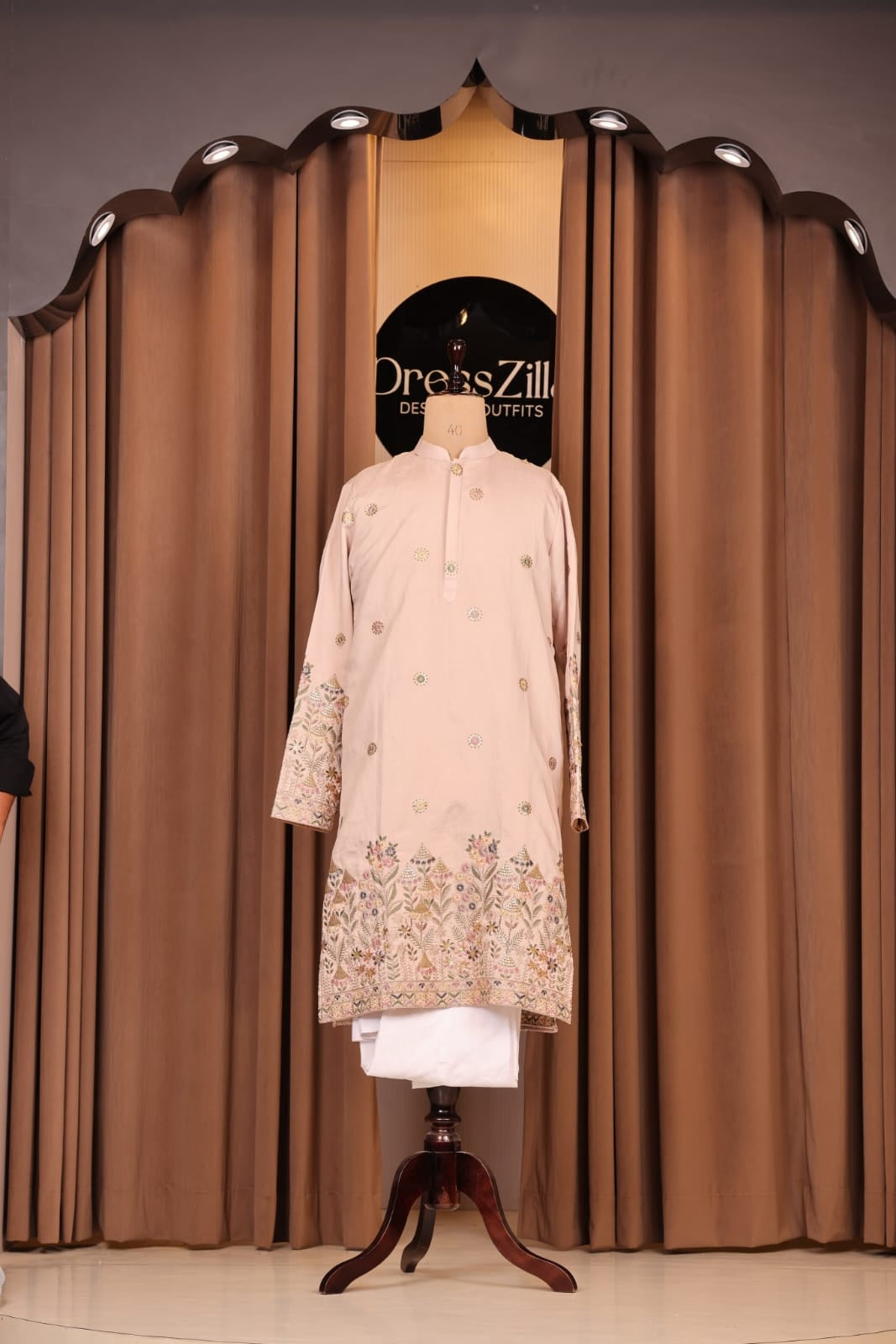 BEIGE THREADWORK KURTA